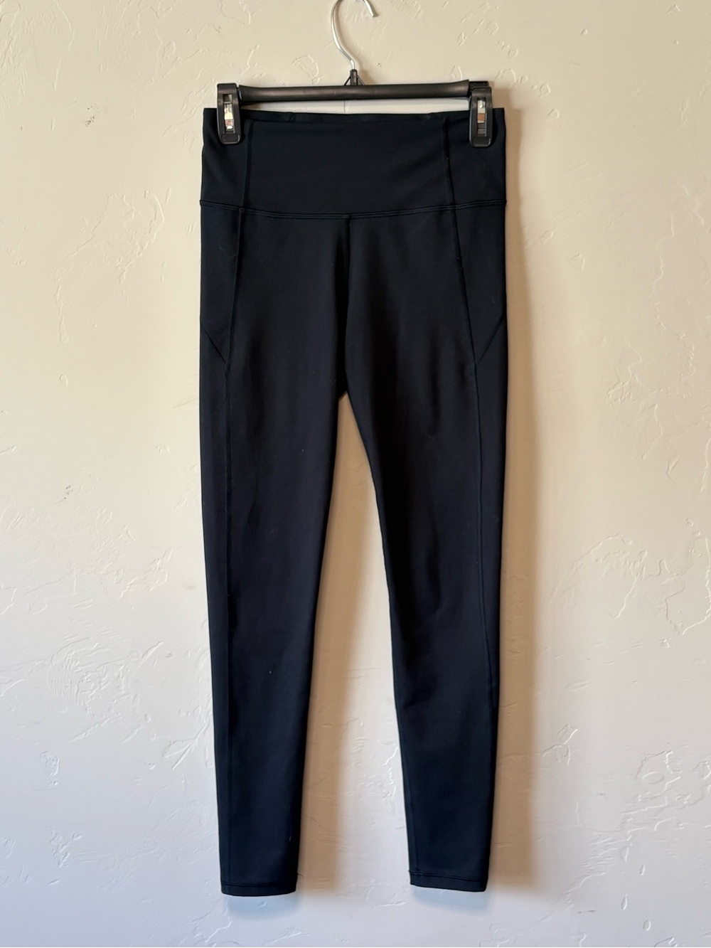 Women’s Under Armour Black Performance Leggings Small